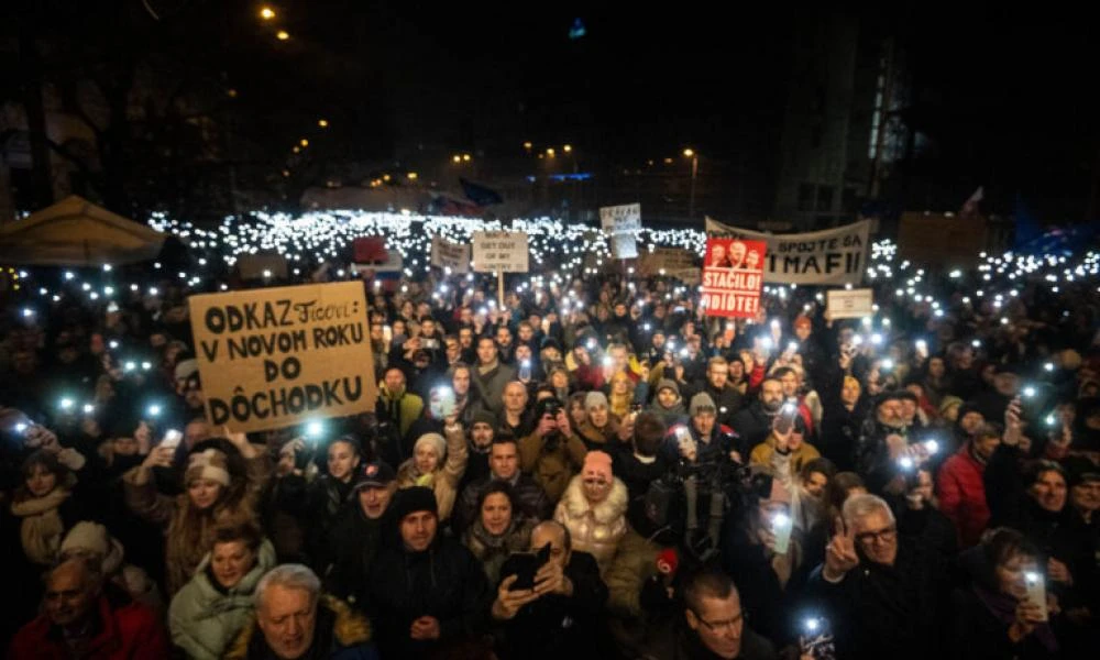 Διαδηλώσεις κατά της μείωσης των ποινών για διαφθορά στη Σλοβακία
